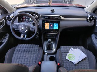MG ZS 2025