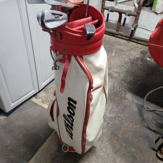 Bolsa de golf Wilson con palos