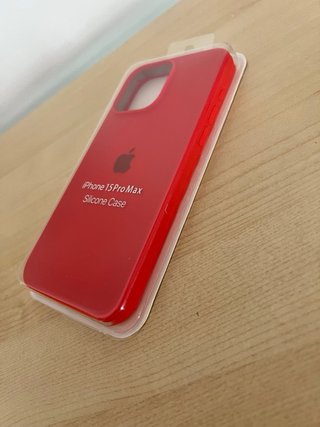 Funda iPhone 15ProMax Roja Silicona