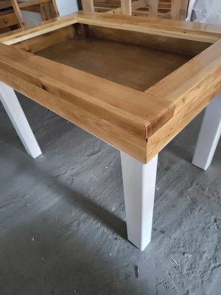 Mesa de juegos de madera