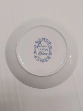 Piatto in ceramica con fatine dei fiori