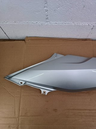 BMW R1200RT Carenado lateral plata trasero cacha