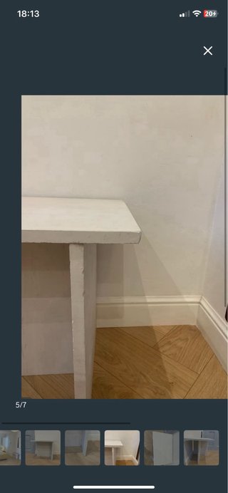 Tavolo ausiliario in pietra calcarea opaca, beige e bianco