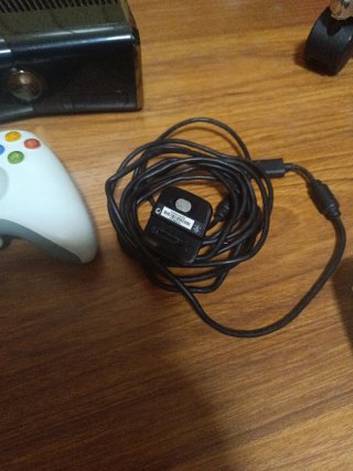 Xbox 360 + 2 Mandos + Cargadores+ 3 juegos