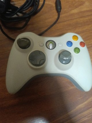 Xbox 360 + 2 Mandos + Cargadores+ 3 juegos