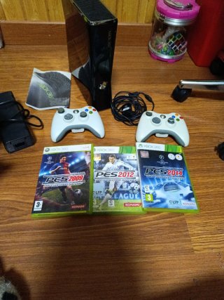 Xbox 360 + 2 Mandos + Cargadores+ 3 juegos