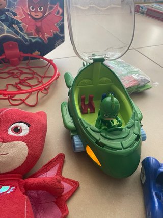 Lote PJMasks: Muñeco, Vehículos y Aro Baloncesto
