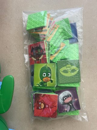 Lote PJMasks: Muñeco, Vehículos y Aro Baloncesto