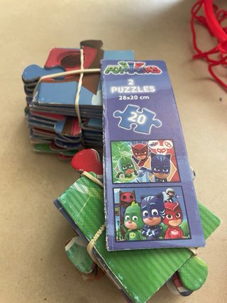 Lote PJMasks: Muñeco, Vehículos y Aro Baloncesto
