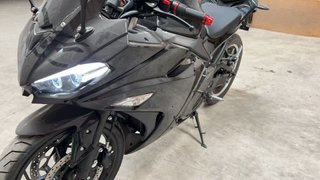 Moto Eléctrica Deportiva Negra Nueva