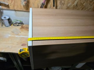 Cajones de madera y metal