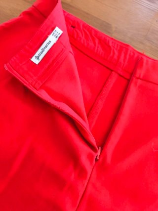 Minifalda pantalón roja botones