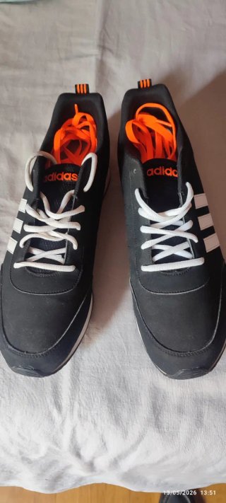 Zapatillas Adidas Negras y Naranja
