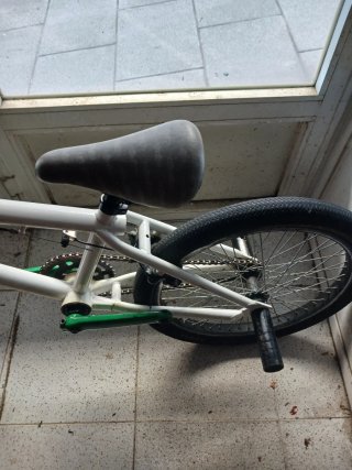 BMX GT Blanca y Verde ESCUCHO OFERTA
