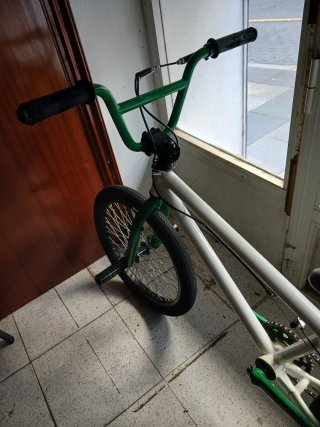 BMX GT Blanca y Verde ESCUCHO OFERTA