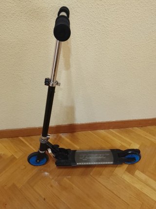 Patinete infantil con luces LED