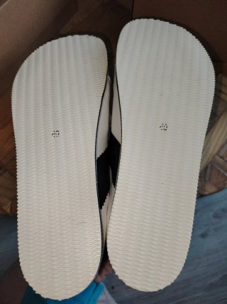 Deportivas barefoot blancas y negras