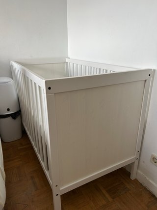 Cuna IKEA blanca con colchón