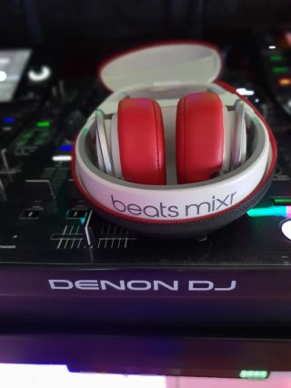 Beats Mixr David Guetta Edición Roja/Blanca