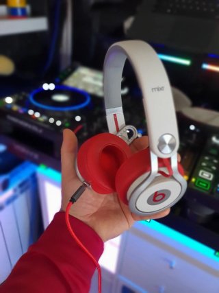 Beats Mixr David Guetta Edición Roja/Blanca