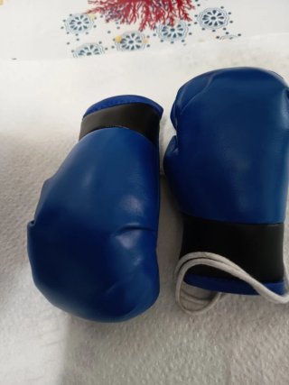 Mini guantes boxeo coche azul