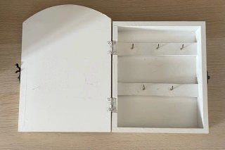 Cassetta portachiavi in legno decorata