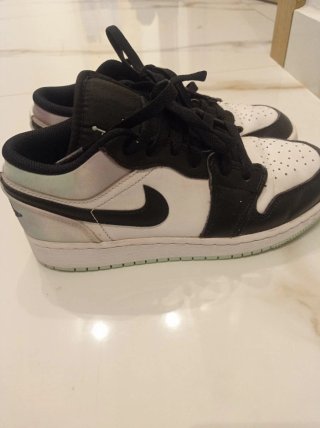 Zapatillas Jordan Negras y Blancas
