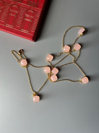 Collana lunga con cristalli effetto quarzo rosa