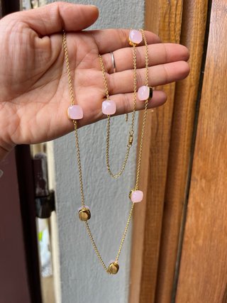Collana lunga con cristalli effetto quarzo rosa