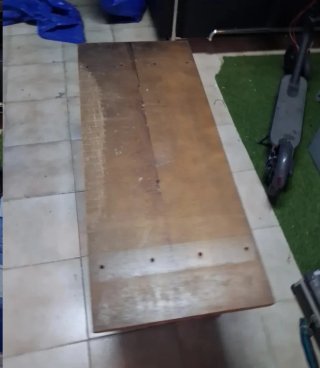 Mesa rústica de madera