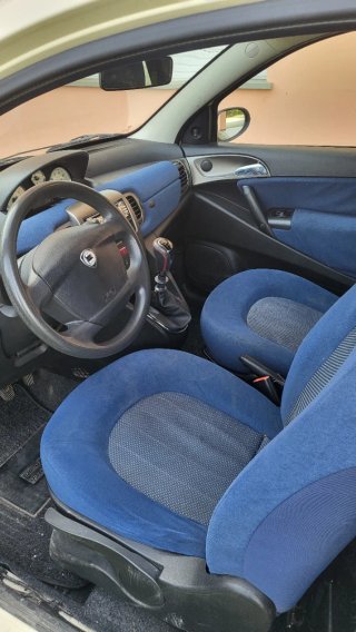 Lancia Ypsilon 2003