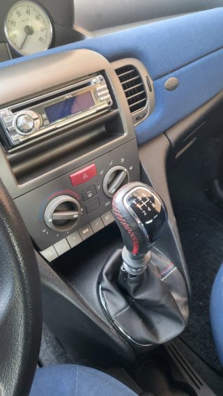 Lancia Ypsilon 2003