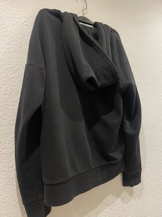 Chaqueta deportiva Adidas con capucha