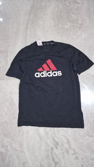 Camiseta Adidas Negra Logo Rojo MIRAR FOTO