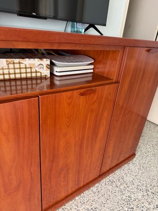 Mueble modular salón madera y cristal