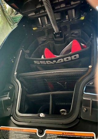Sea-Doo RXT-X 300 amarilla y negra