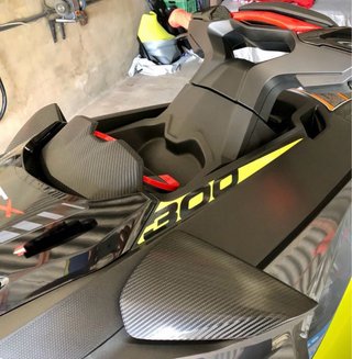 Sea-Doo RXT-X 300 amarilla y negra