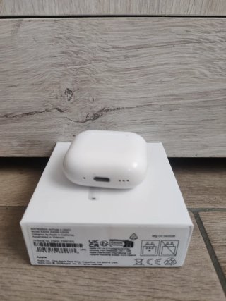 Airpods 4 con cancellazione rumore