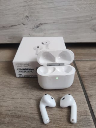 Airpods 4 con cancellazione rumore