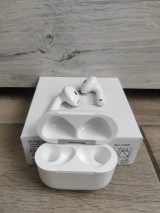 Airpods 4 con cancellazione rumore