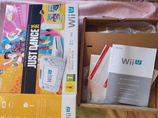 Caja de consola Nintendo Wii U edición Just Dance