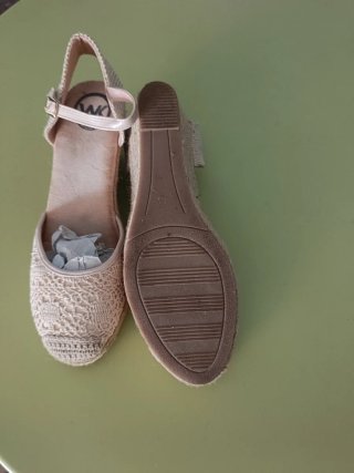 Alpargatas cuña WK beige T40 un solo uso