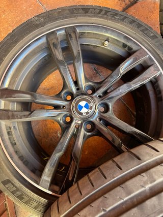 Llantas BMW M 18” con neumáticos originales 60%