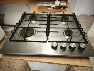Cocina de gas Ikea 4 fuegos y horno eléctrico