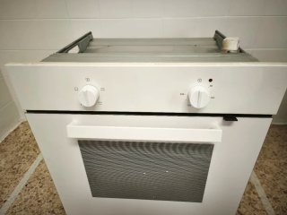 Cocina de gas Ikea 4 fuegos y horno eléctrico