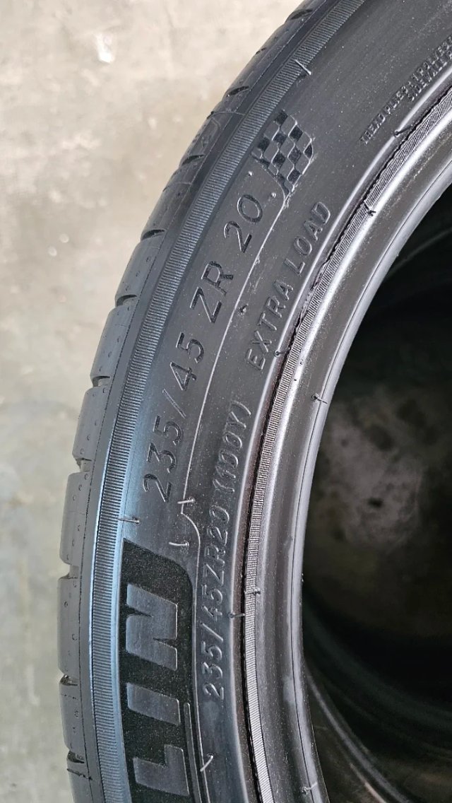 Neumáticos 235 45 20 Michelin PS4 S