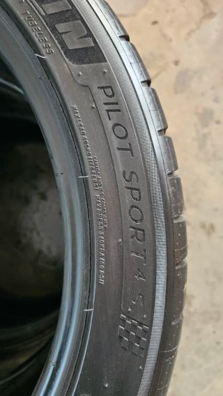 Neumáticos 235 45 20 Michelin PS4 S