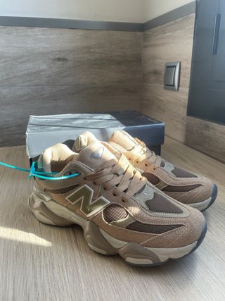 New Balance 9060 Beige/Marrón