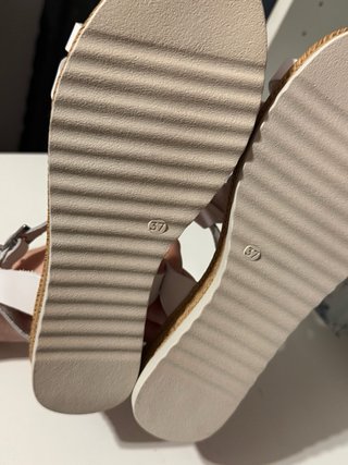 Sandalias de piel con plantilla de gel 37