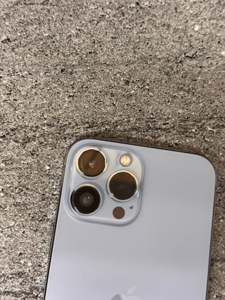 iPhone 13 Pro Max con 74% de bateria